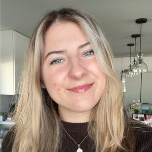 Meet your Posher, Alexis